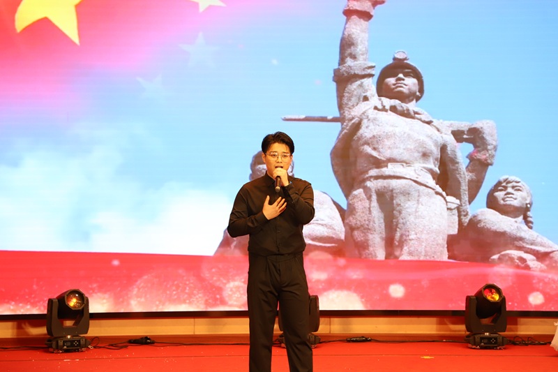 歌曲《追寻》2.JPG