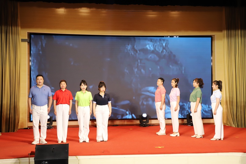 《向着伟大梦想》4.JPG