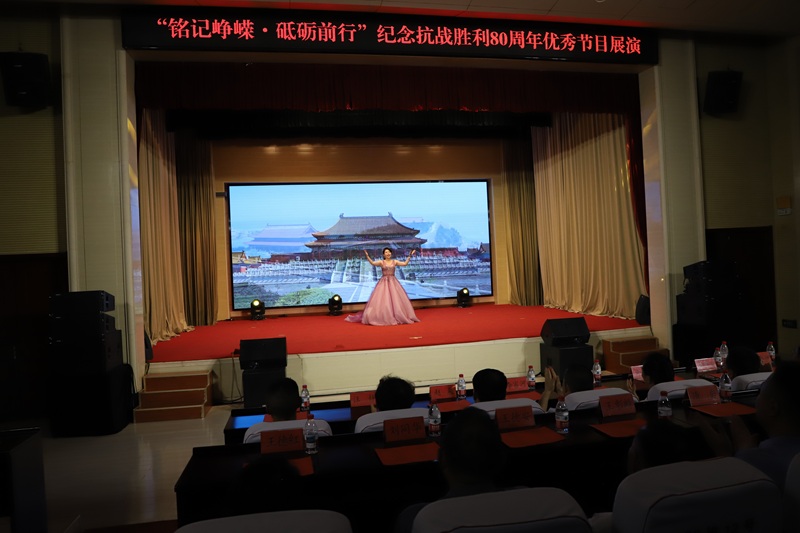 《亲吻祖国》3.JPG