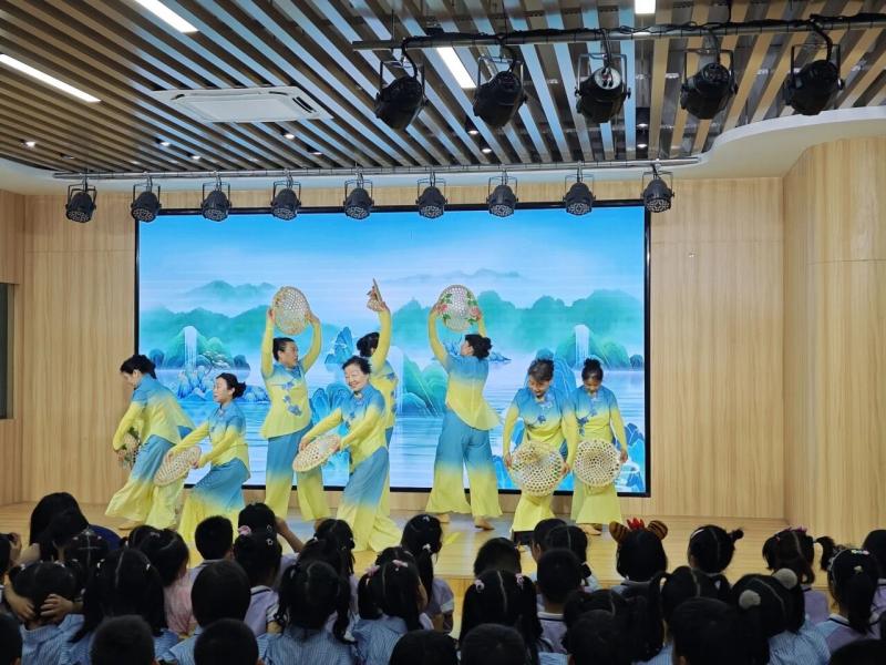 1779157419380119.jpg 进校园20.jpg